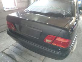  Mercedes-Benz E-Class 1995 , 800000 , 