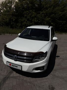 SUV   Volkswagen Tiguan 2015 , 1800000 , 