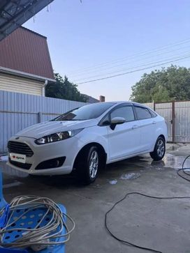  Ford Fiesta 2016 , 900000 , 
