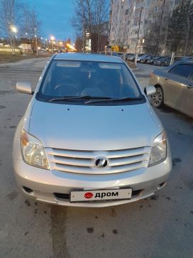  Toyota ist 2005 , 630000 , 