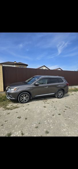 SUV   Mitsubishi Outlander 2017 , 2600000 , 