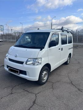    Toyota Town Ace 2015 , 1100000 , 