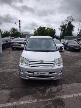    Toyota Noah 2001 , 690000 , 