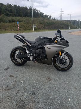   Yamaha YZF-R1 2009 , 900000 , 