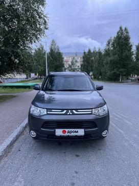 SUV   Mitsubishi Outlander 2013 , 1400000 , 