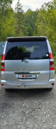    Toyota Noah 2002 , 750000 , 