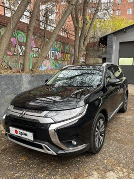 SUV   Mitsubishi Outlander 2019 , 2000000 , 