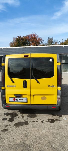    Renault Trafic 2002 , 745000 , 