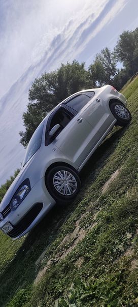  Volkswagen Polo 2011 , 850000 , 