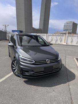    Volkswagen Touran 2018 , 1800000 , 