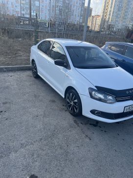  Volkswagen Polo 2014 , 600000 , 