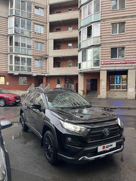 SUV   Toyota RAV4 2021 , 3400000 , -