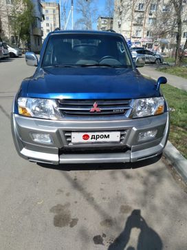  3  Mitsubishi Pajero 2000 , 1100000 , 