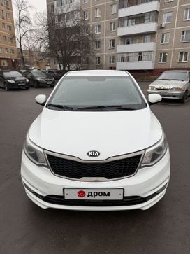 Седан Kia Rio 2015 года, 870000 рублей, Москва