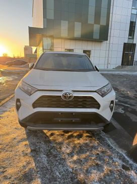 SUV   Toyota RAV4 2022 , 3680000 , 