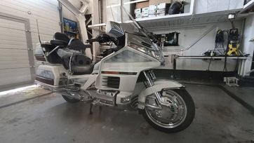  Honda Gold Wing 1999 , 700000 , 