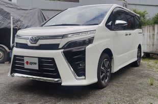    Toyota Voxy 2020 , 2900000 , 