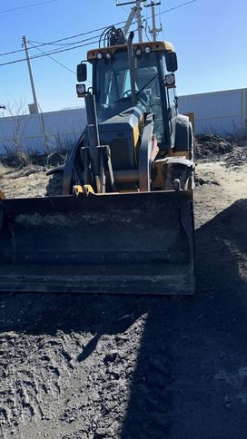 - John Deere 325K 2012 , 5600000 , 
