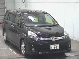   Toyota Isis 2014 , 1260000 , 