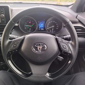 SUV   Toyota C-HR 2017 , 2420000 , 