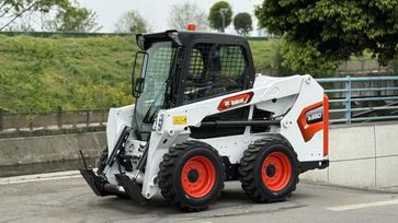 - Bobcat S550 2025 , 4900000 , 