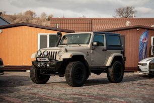  3  Jeep Wrangler 2017 , 3100000 , 