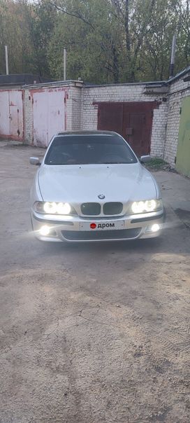  BMW 5-Series 2000 , 700000 , 