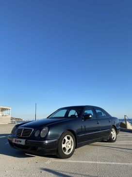  Mercedes-Benz E-Class 2001 , 690000 , 