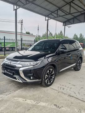 SUV   Mitsubishi Outlander 2021 , 2260000 , 