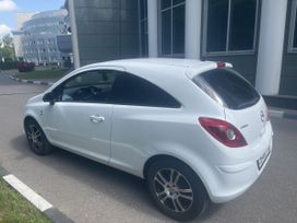  3  Opel Corsa 2013 , 680000 , 