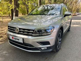 SUV   Volkswagen Tiguan 2017 , 3050000 , --