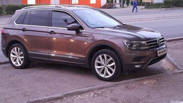 SUV   Volkswagen Tiguan 2017 , 2500000 , 