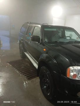  Nissan NP300 2009 , 700000 , 