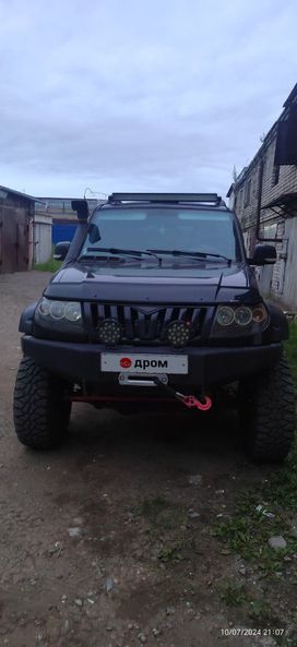 SUV     2009 , 1350000 , --