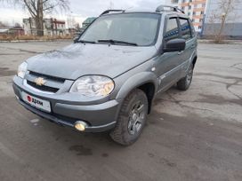 SUV   Chevrolet Niva 2012 , 700000 ,  