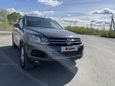 SUV   Volkswagen Touareg 2011 , 2000000 , 