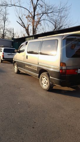    Toyota Granvia 1997 , 900000 , 