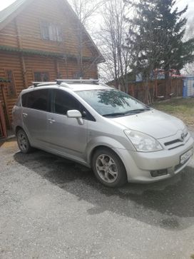    Toyota Corolla Verso 2005 , 810000 , 