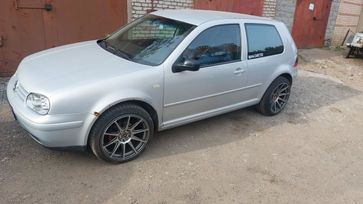  3  Volkswagen Golf 1999 , 370000 , 