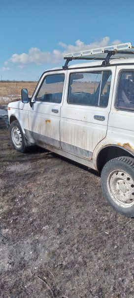 SUV    4x4 2131  2002 , 200000 , 