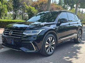 SUV   Volkswagen Tiguan L 2022 , 3580000 , 