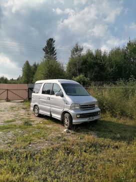    Daihatsu Atrai7 2001 , 230000 , 