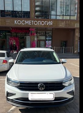 SUV   Volkswagen Tiguan 2021 , 3100000 , 