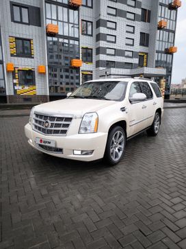 SUV   Cadillac Escalade 2013 , 2800000 , 