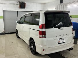    Toyota Noah 2004 , 650000 , 