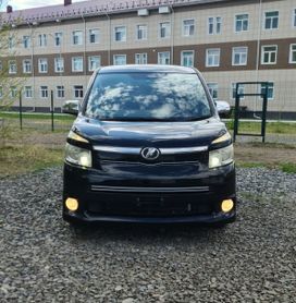    Toyota Voxy 2007 , 700000 , 