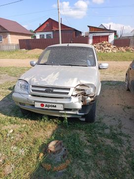 SUV   Chevrolet Niva 2005 , 200000 , 