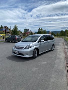    Toyota Isis 2011 , 1600000 , 