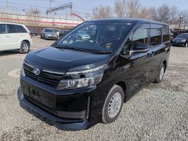    Toyota Voxy 2014 , 1768000 , 