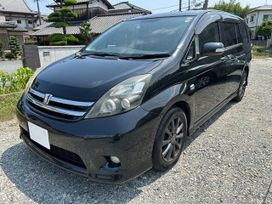   Toyota Isis 2014 , 930000 , 